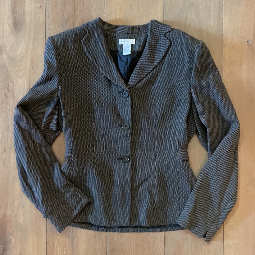 Ann Taylor Blazer -Size 6
